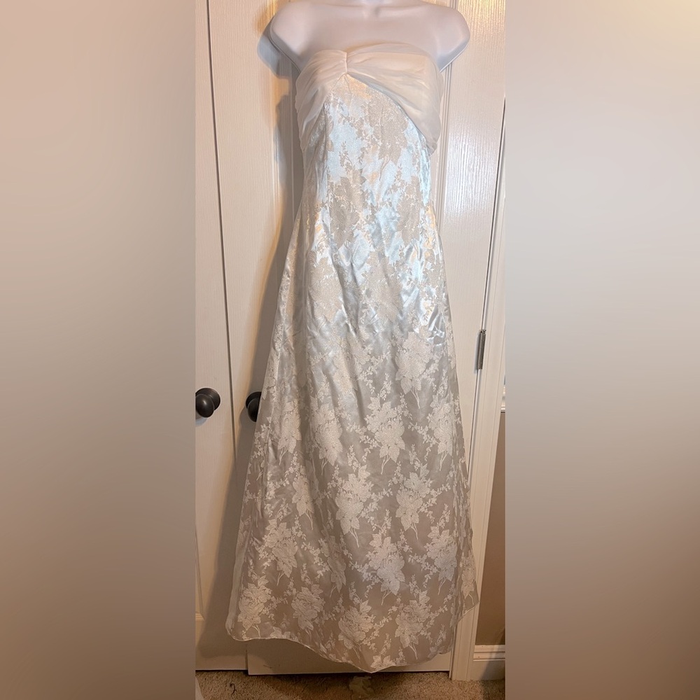 👰 Stunning Y2K Scene Wedding/Formal Gown – Size 3/4 🌹‎